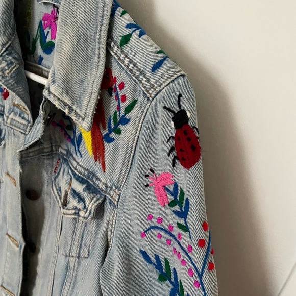 Levi’s jean embroidered denim jacket bird / floral / bug design S Small RARE - Picture 7 of 8